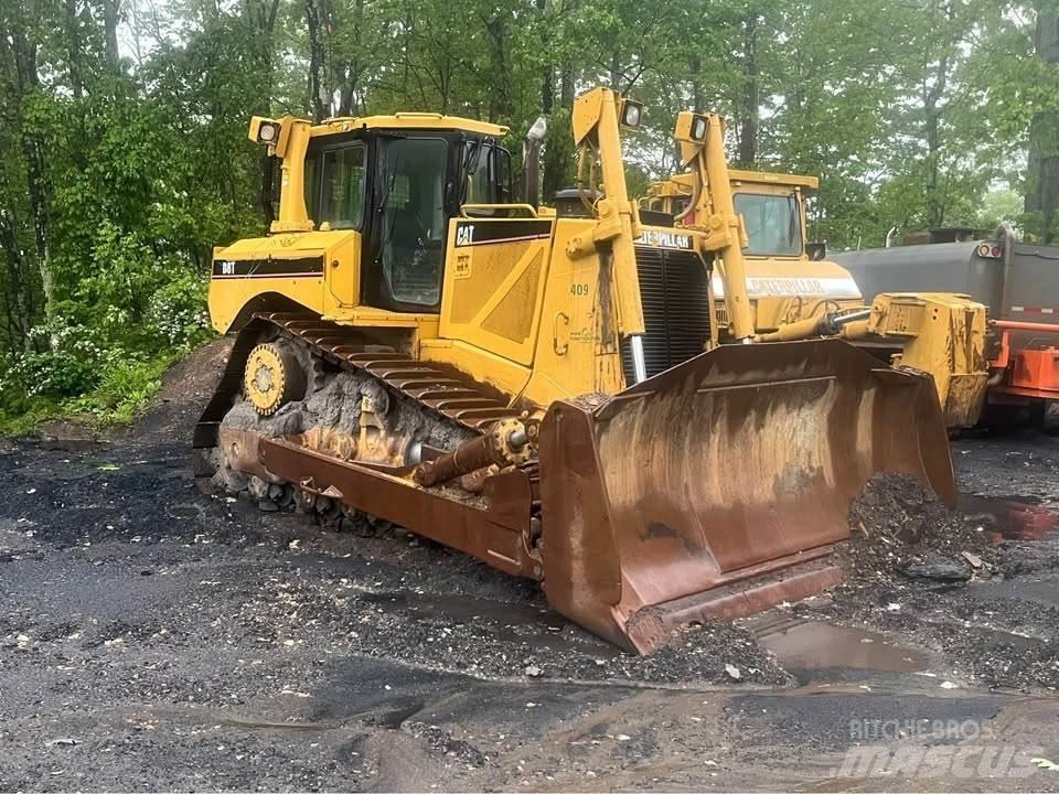 CAT D8T Dozers - Tratores rastos