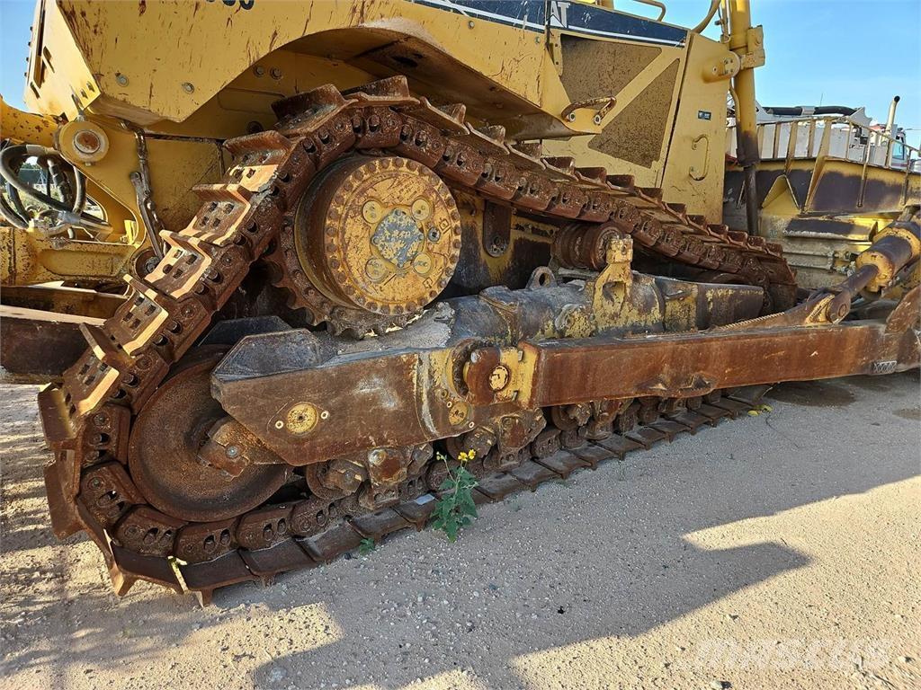 CAT D8T Dozers - Tratores rastos