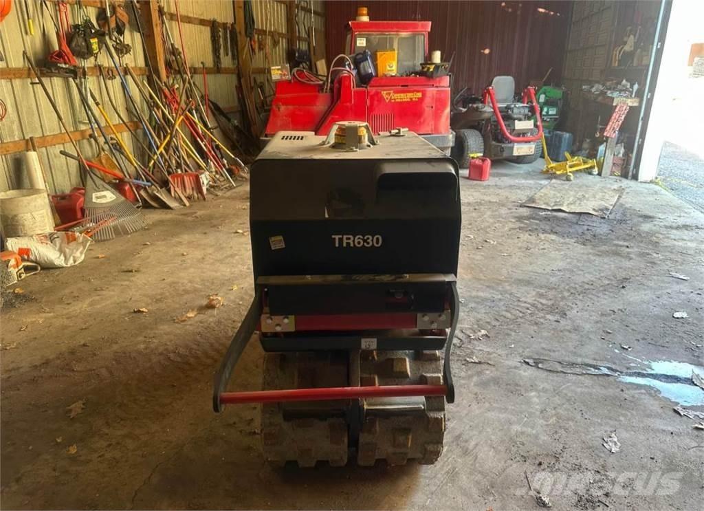  CP TR630 Cilindros rebocados vibratórios
