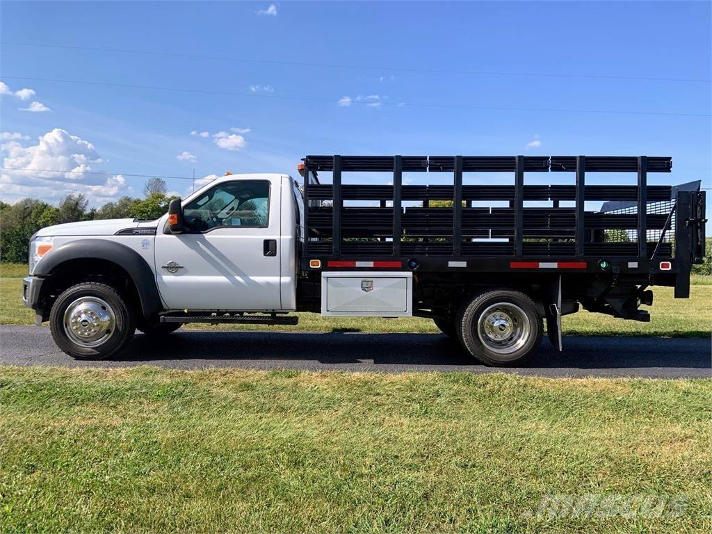 Ford 550 Camiões de transporte de animais