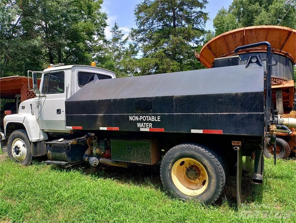 Ford 8000 Camiões-cisterna