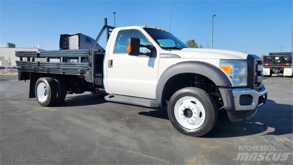 Ford F-550 Camiões de transporte de animais