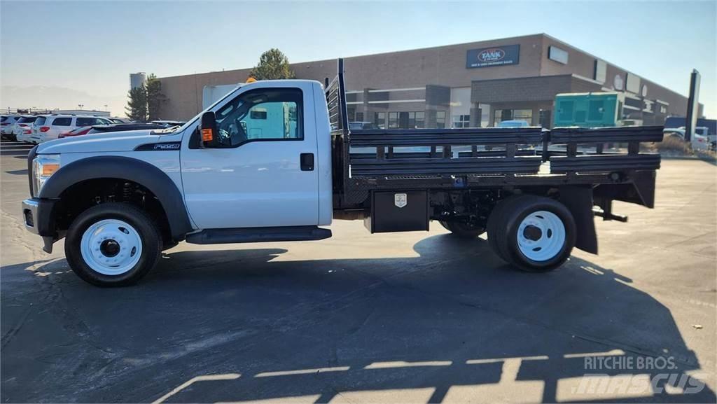 Ford F-550 Camiões de transporte de animais