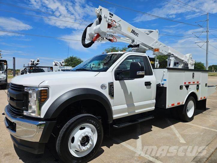 Ford F-550 Plataformas aéreas montadas em camião