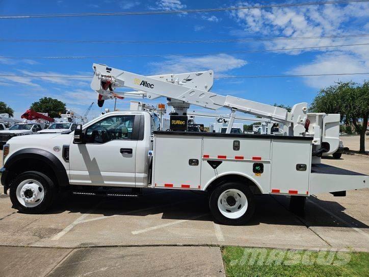 Ford F-550 Plataformas aéreas montadas em camião
