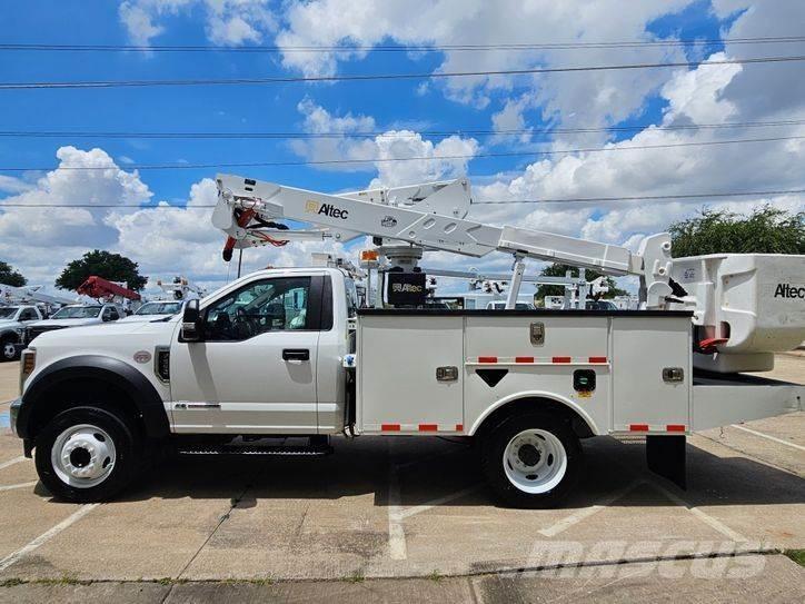Ford F-550 Plataformas aéreas montadas em camião