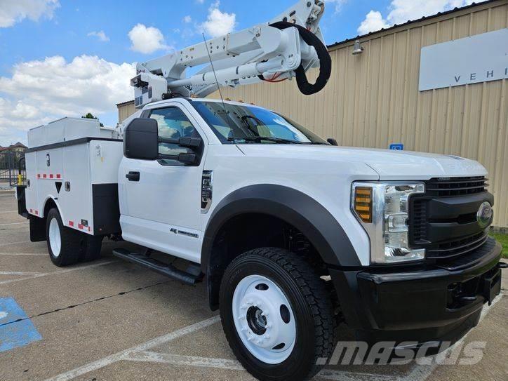 Ford F-550 Plataformas aéreas montadas em camião