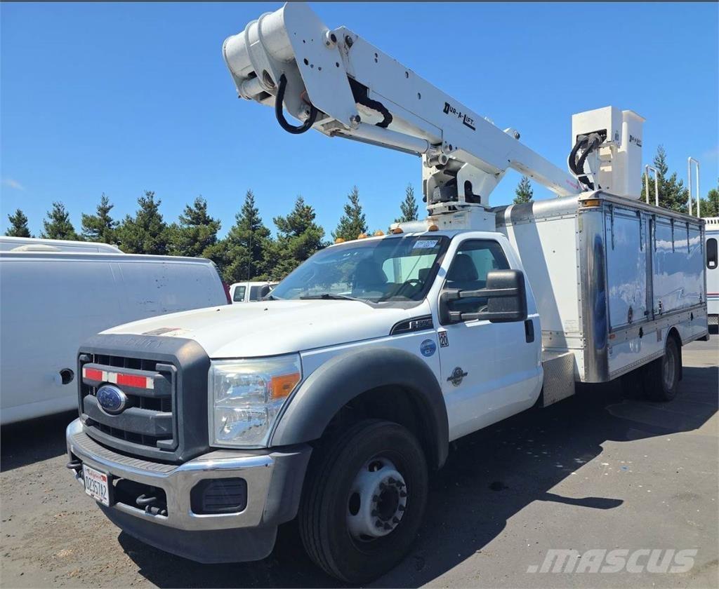 Ford F-550 Plataformas aéreas montadas em camião