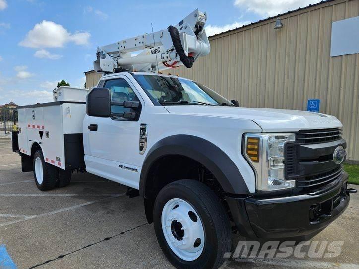 Ford F-550 Plataformas aéreas montadas em camião