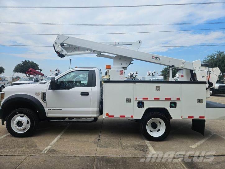 Ford F-550 Plataformas aéreas montadas em camião