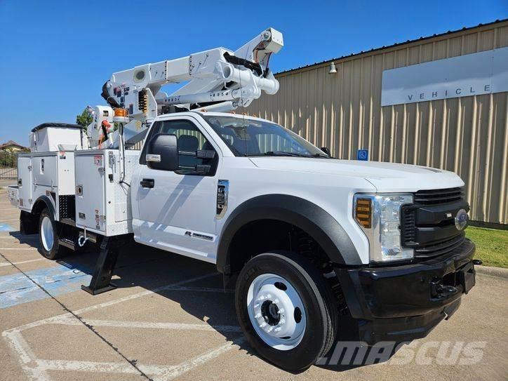 Ford F-550 Plataformas aéreas montadas em camião