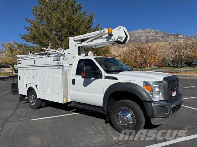 Ford F-550 Plataformas aéreas montadas em camião