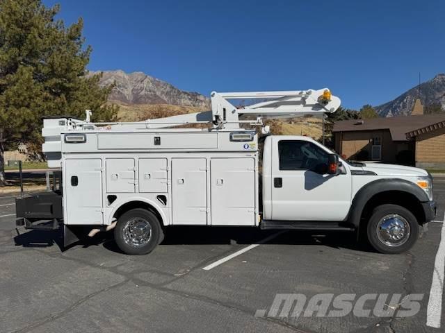 Ford F-550 Plataformas aéreas montadas em camião