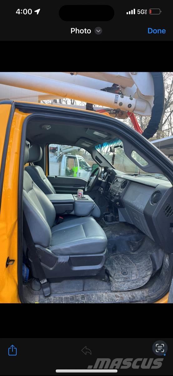 Ford F-550 Plataformas aéreas montadas em camião