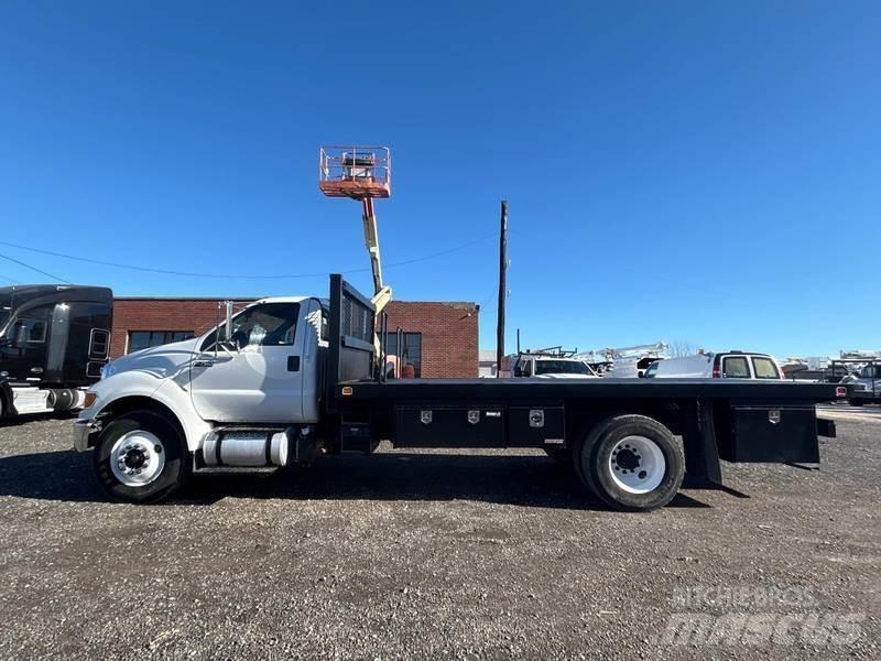 Ford F-750 Camiões estrado/caixa aberta