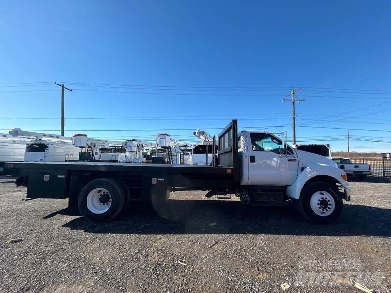Ford F-750 Camiões estrado/caixa aberta