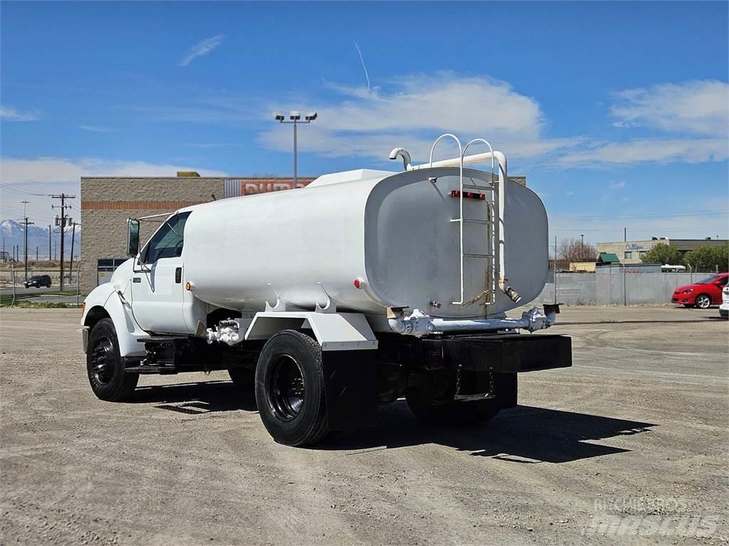 Ford F-750 Camiões-cisterna