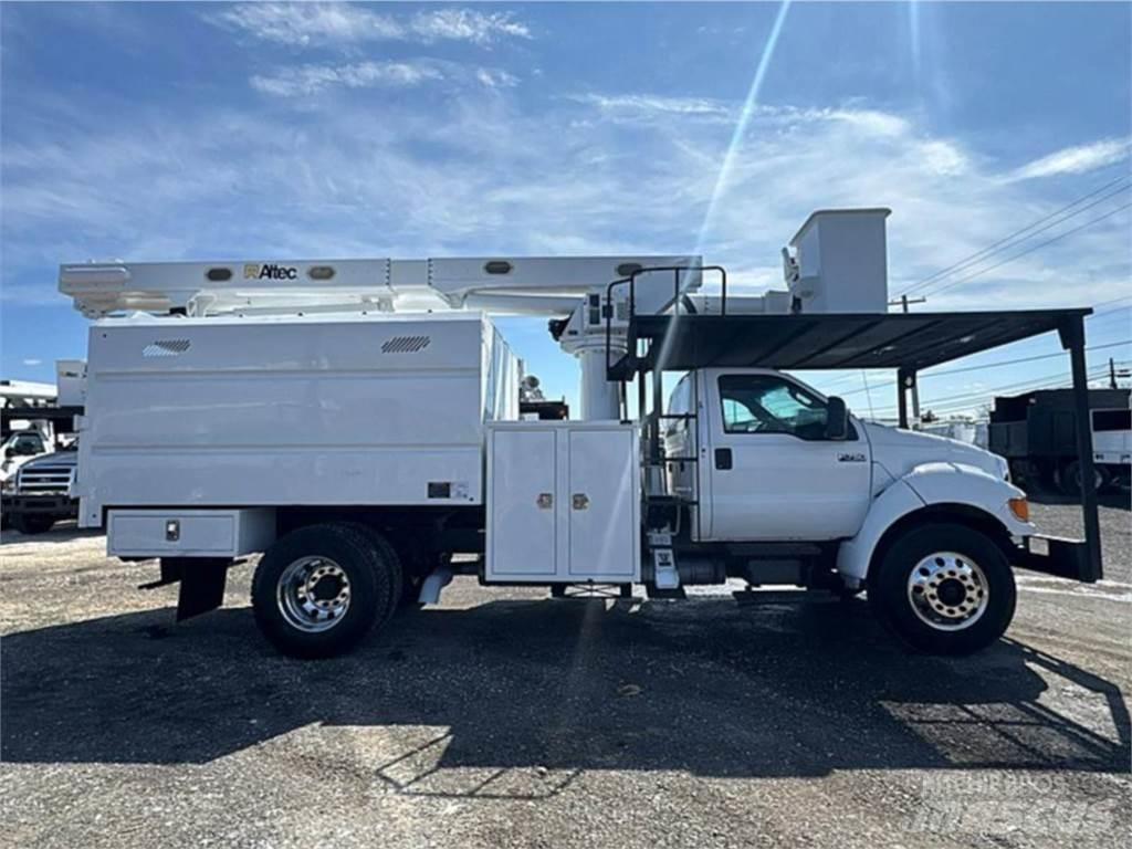 Ford F-750 Plataformas aéreas montadas em camião