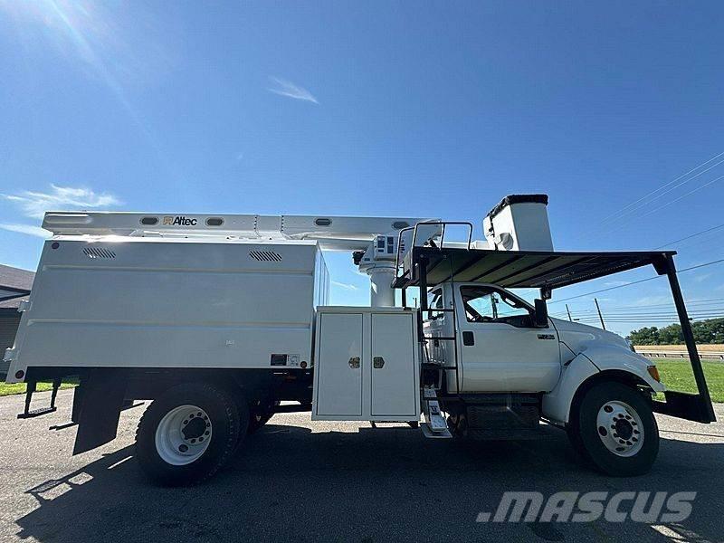 Ford F-750 Plataformas aéreas montadas em camião