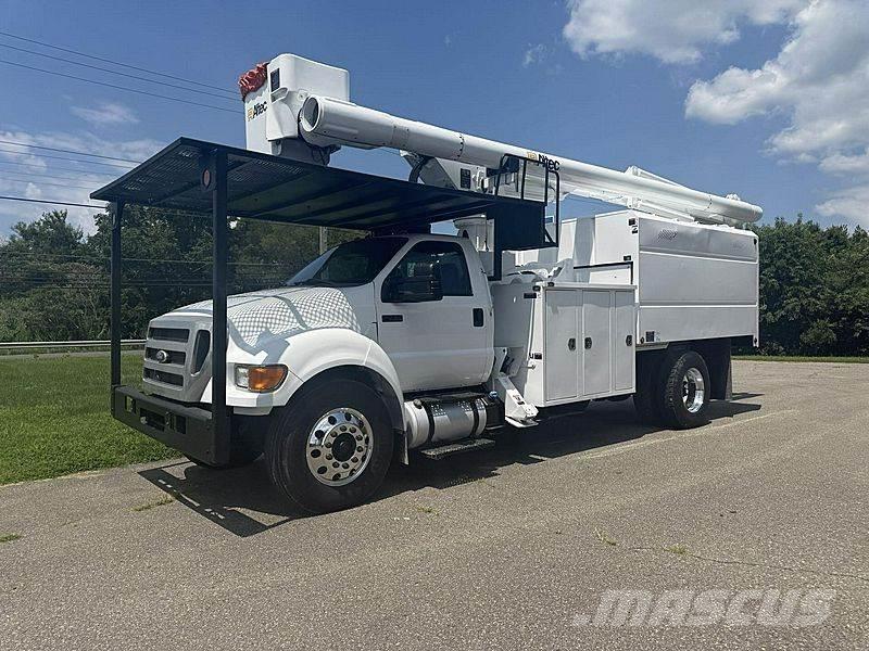 Ford F-750 Plataformas aéreas montadas em camião