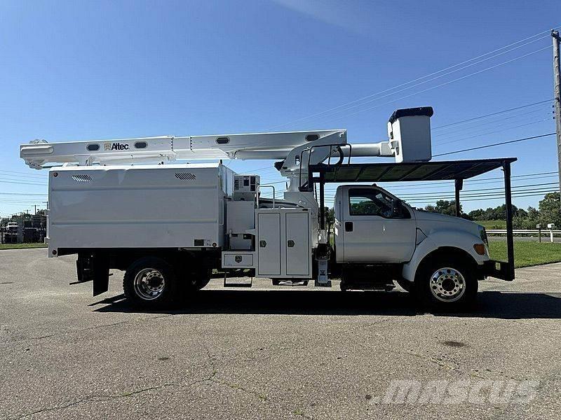 Ford F-750 Plataformas aéreas montadas em camião