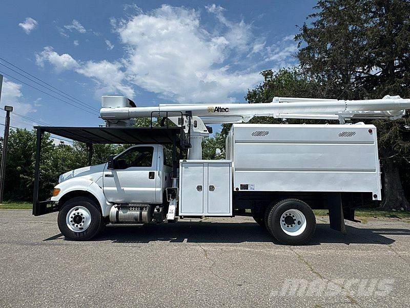 Ford F-750 Plataformas aéreas montadas em camião