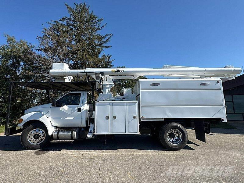 Ford F-750 Plataformas aéreas montadas em camião