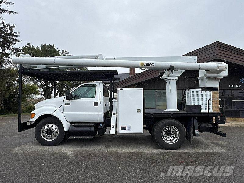 Ford F-750 Plataformas aéreas montadas em camião