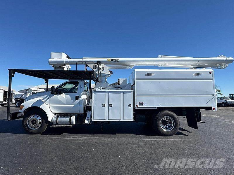 Ford F-750 Plataformas aéreas montadas em camião