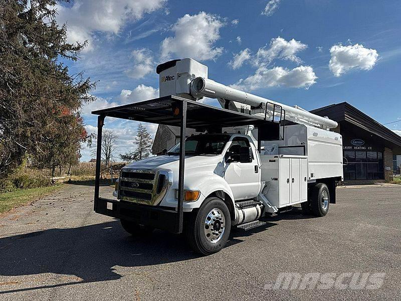 Ford F-750 Plataformas aéreas montadas em camião
