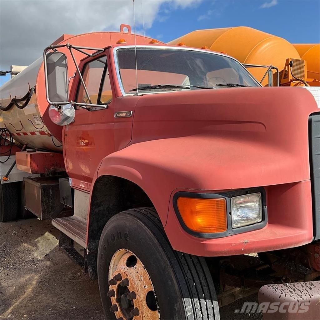 Ford F-800 Camiões-cisterna