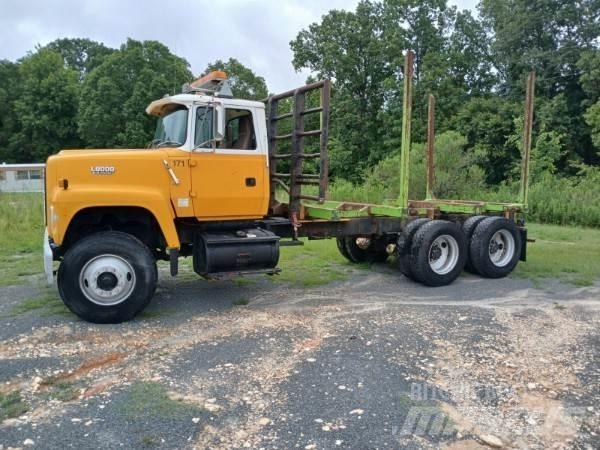 Ford L8000 Camiões de transporte de troncos