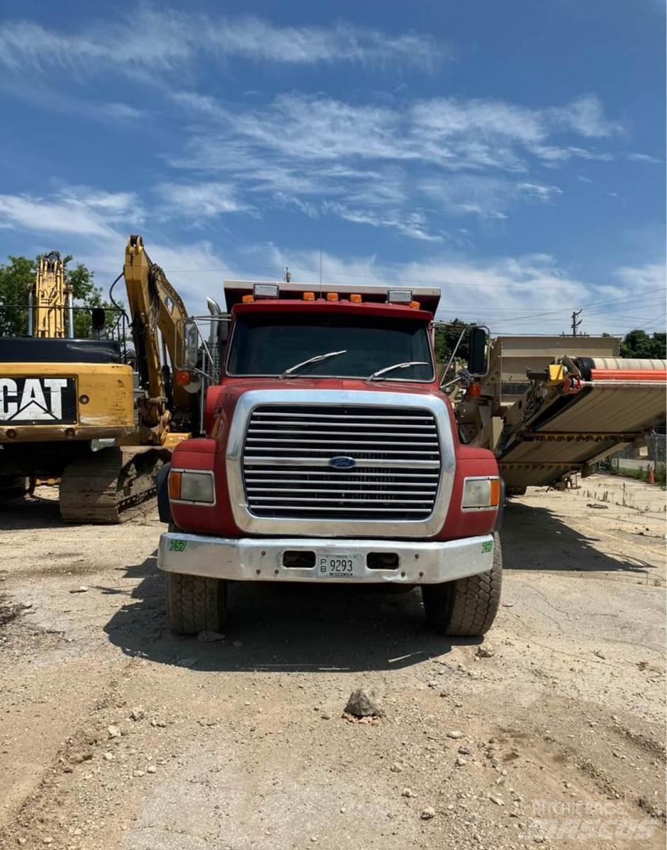 Ford L9000 Camiões-cisterna