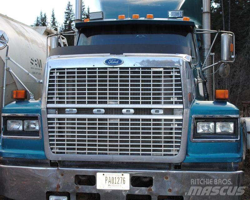 Ford LTL9000 Tractores (camiões)
