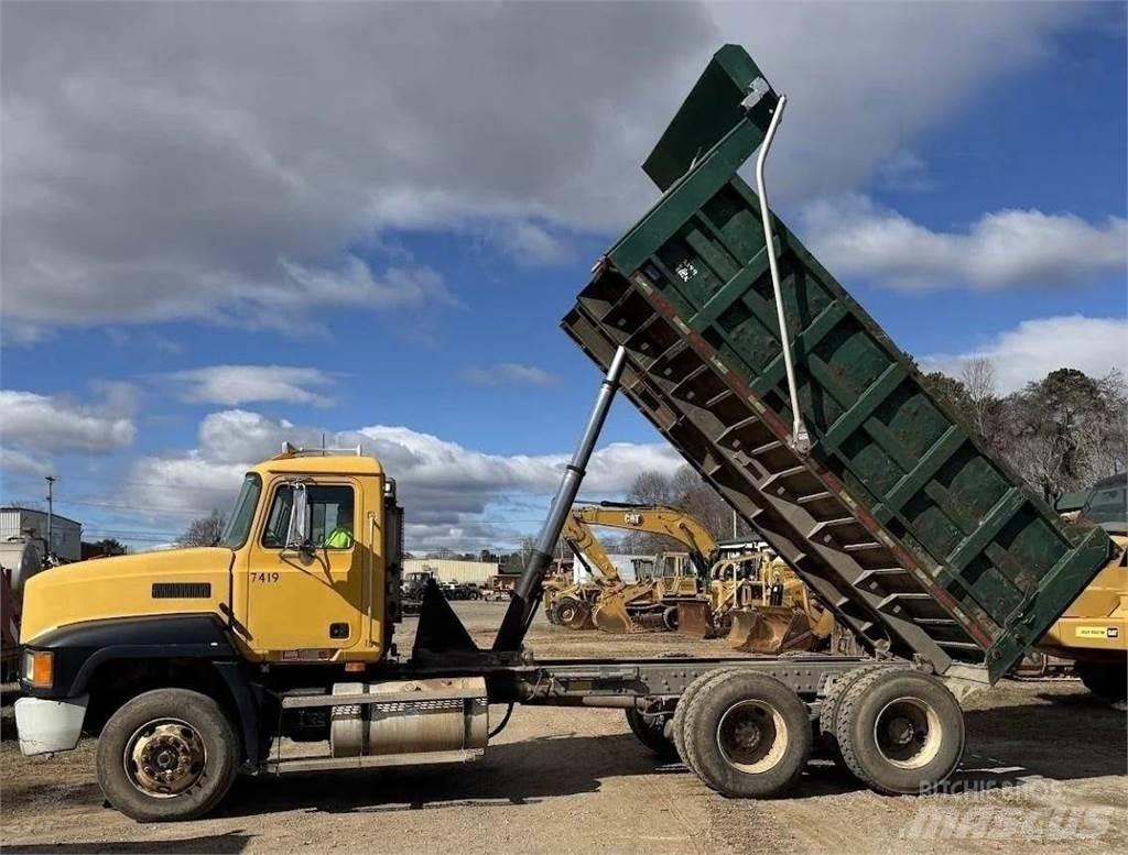 Mack CH613 Camiões basculantes