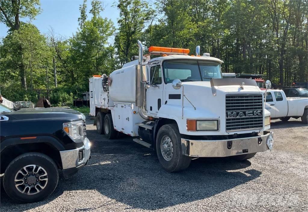 Mack CH613 Camiões-cisterna