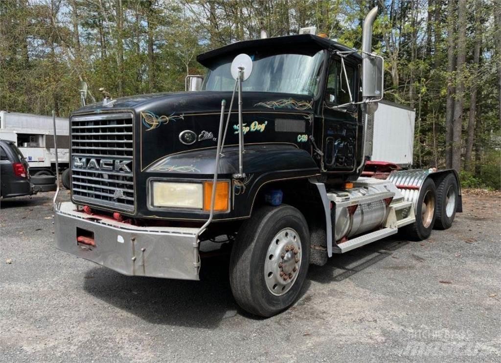 Mack CL733 Tractores (camiões)