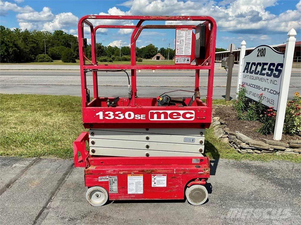 MEC 1330SE Elevadores de tesoura
