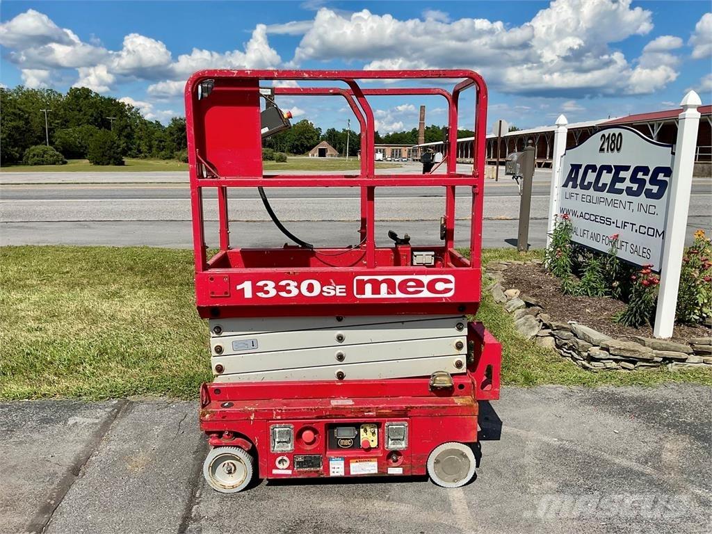 MEC 1330SE Elevadores de tesoura