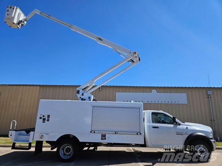 RAM 5500 Plataformas aéreas montadas em camião
