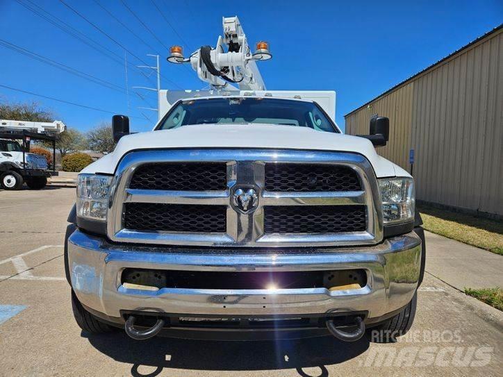 RAM 5500 Plataformas aéreas montadas em camião
