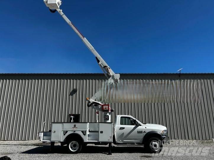 RAM 5500 Plataformas aéreas montadas em camião