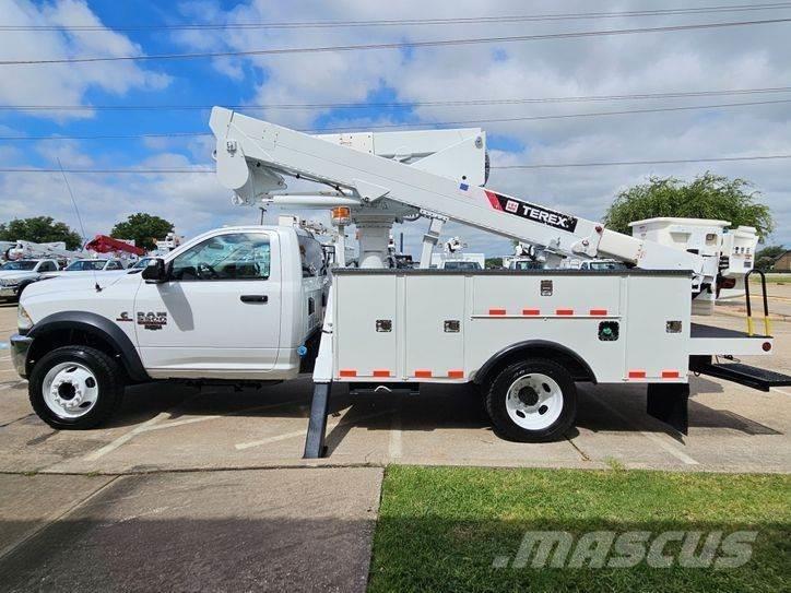 RAM 5500 Plataformas aéreas montadas em camião