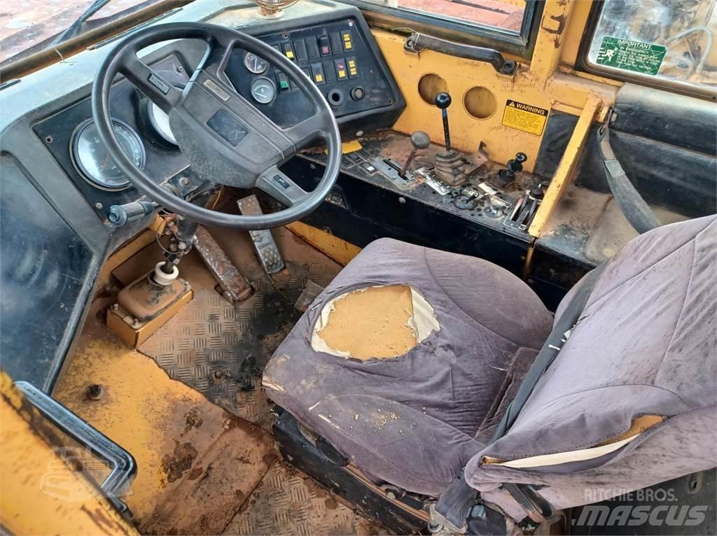 Volvo A35 Carrinhas de caixa fechada