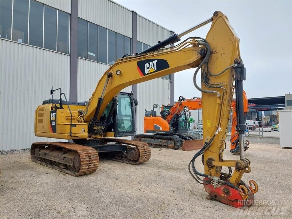 CAT 323F Escavadoras de rastos