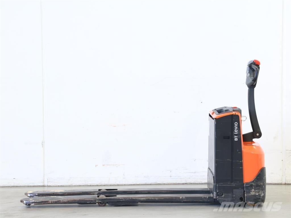 BT LWE160 Empilhador para operador externo