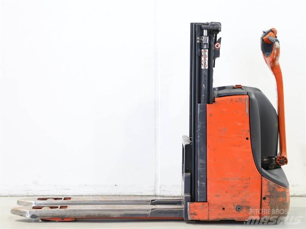 Linde D06/1160-00 Empilhador para operador externo