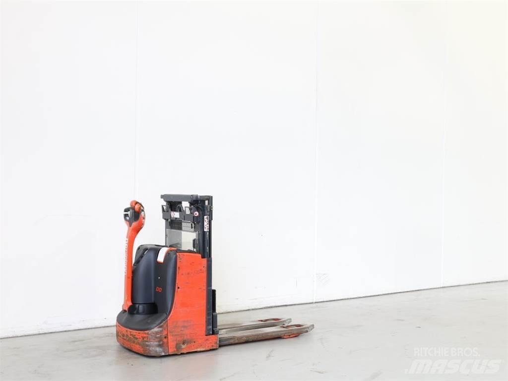 Linde D08/1160 Empilhador para operador externo