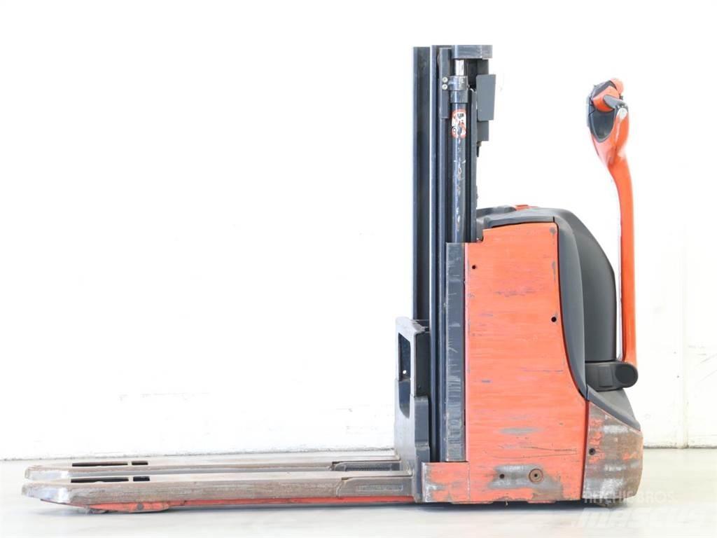 Linde D08/1160-00 Empilhador para operador externo