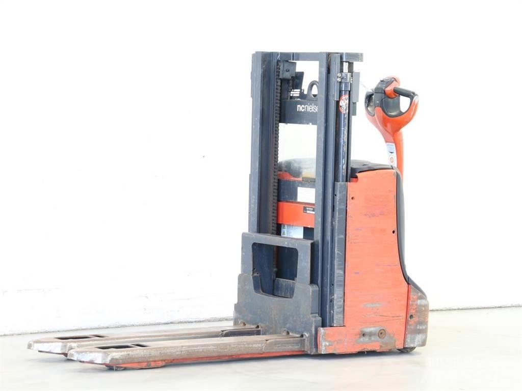 Linde D08/1160-00 Empilhador para operador externo